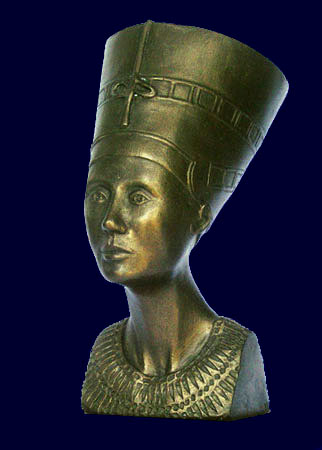 Deux-Sevres sculpture de Néfertiti